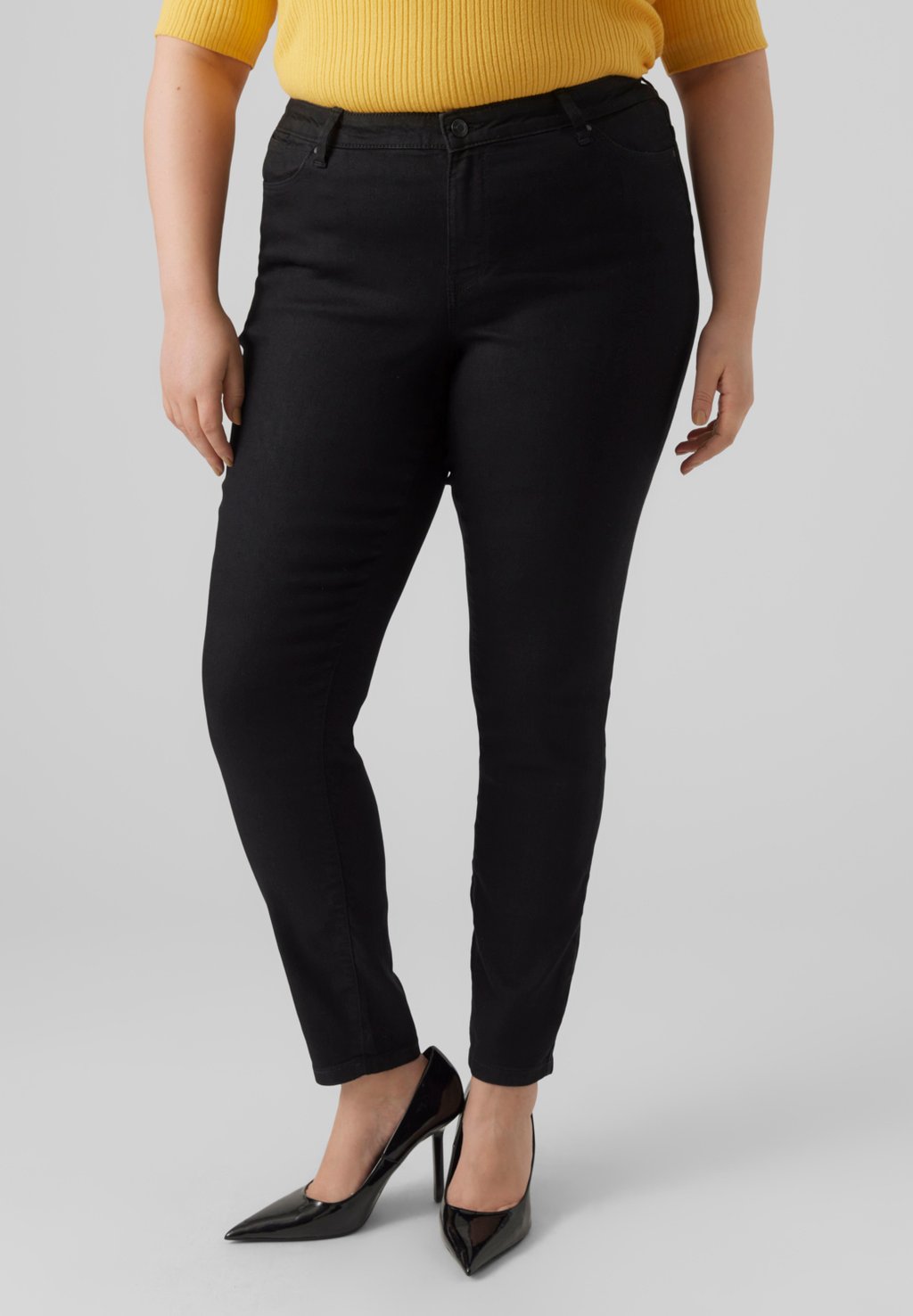 

Джинсы облегающего кроя VMRUDY JEGGING Vero Moda Curve, черный