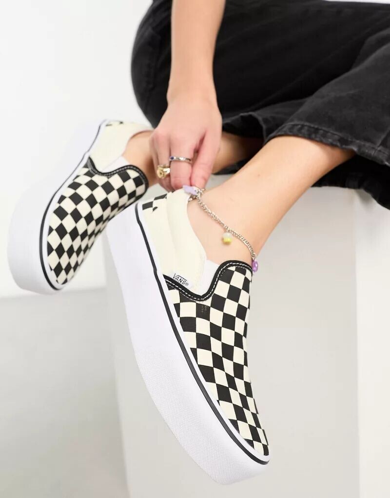 Черно-белые слипоны на платформе в шахматную клетку Vans Classic