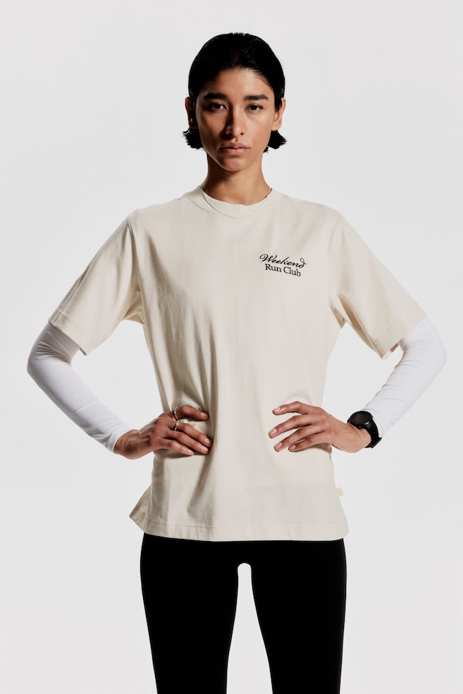 

Спортивная футболка с драймоувом H&M, мультиколор