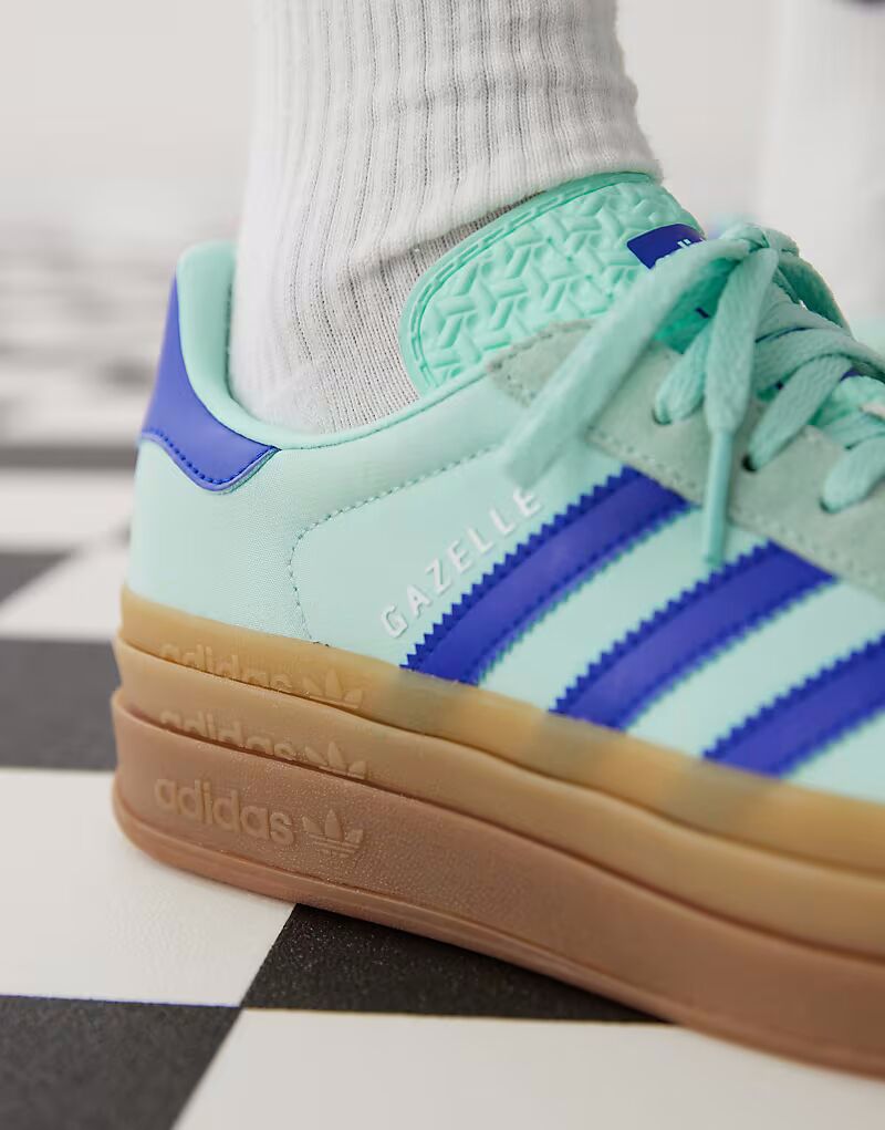 Кроссовки на платформе Adidas Originals Gazelle Bold мятно-синего цвета — фото 4