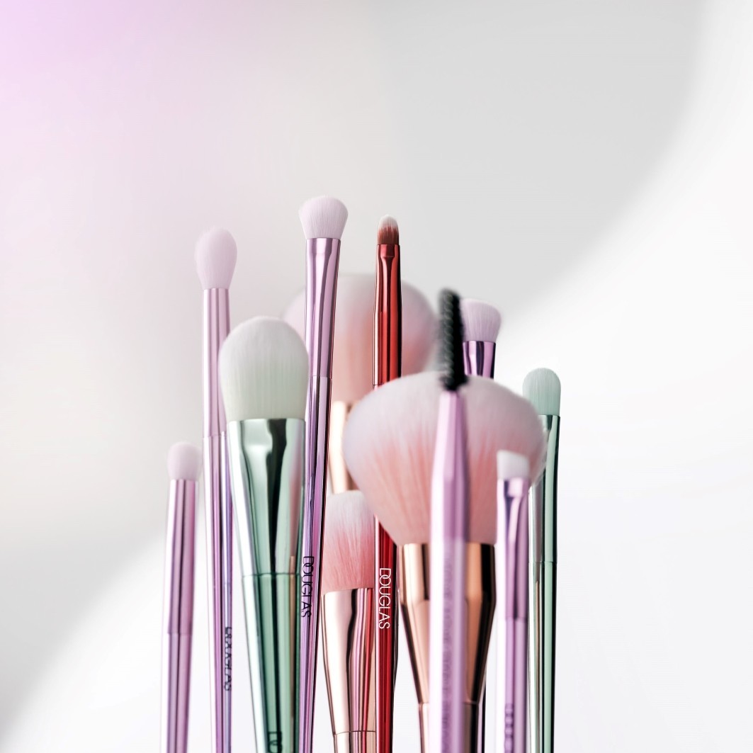 Кисть для лица accessoires colored brush Douglas Collection, количество 1 шт. — фото 4