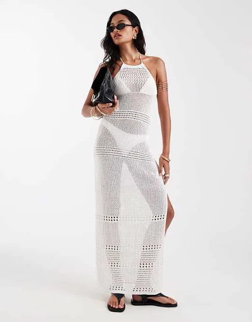 

Кремовое платье макси с бретельками New Look крючком