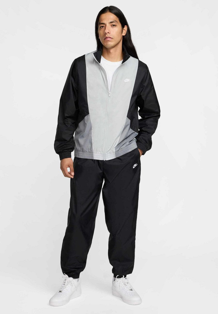 Куртка Nike Sportswear CLUB , Black Smoke Grey Light Smoke Grey White/Black — фото 2