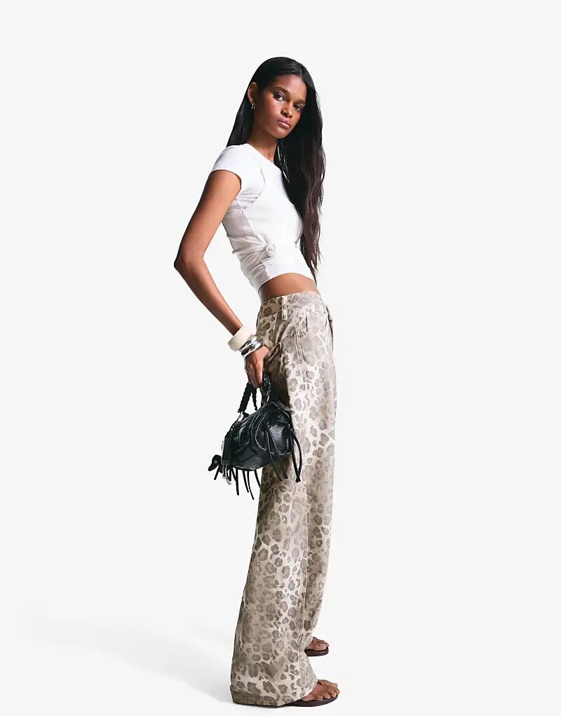 

Брюки-бочонки Bershka с анималистичным принтом коричневого цвета