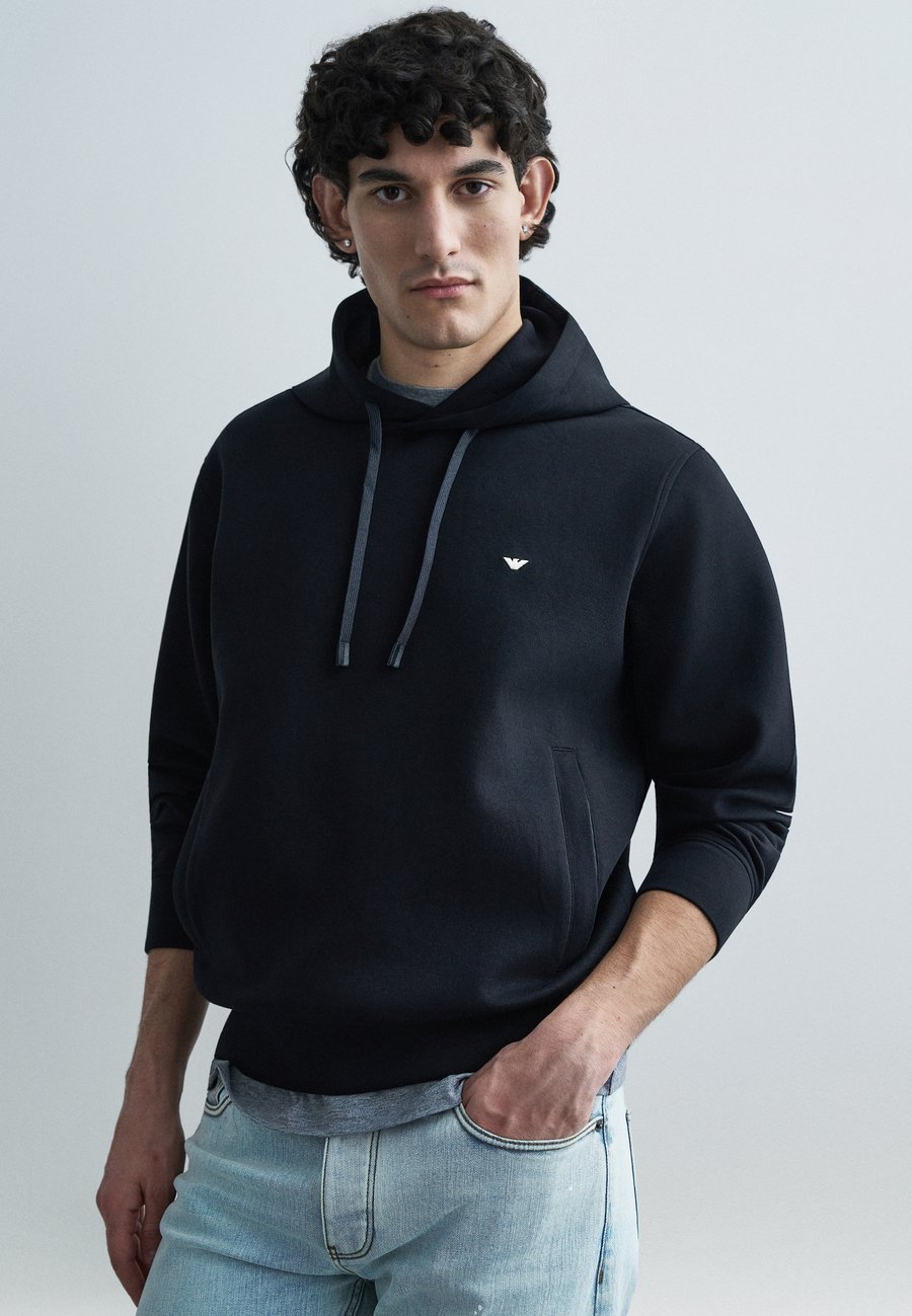 

Толстовка Emporio Armani Sweatshirt, Black Beauty/Black