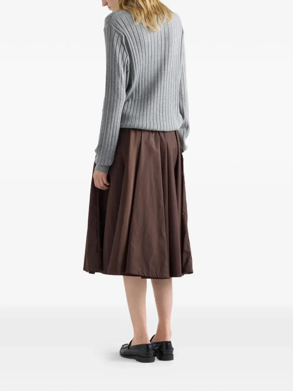 Легкая юбка из переработанного нейлона со сборками Prada, коричневый — фото 3
