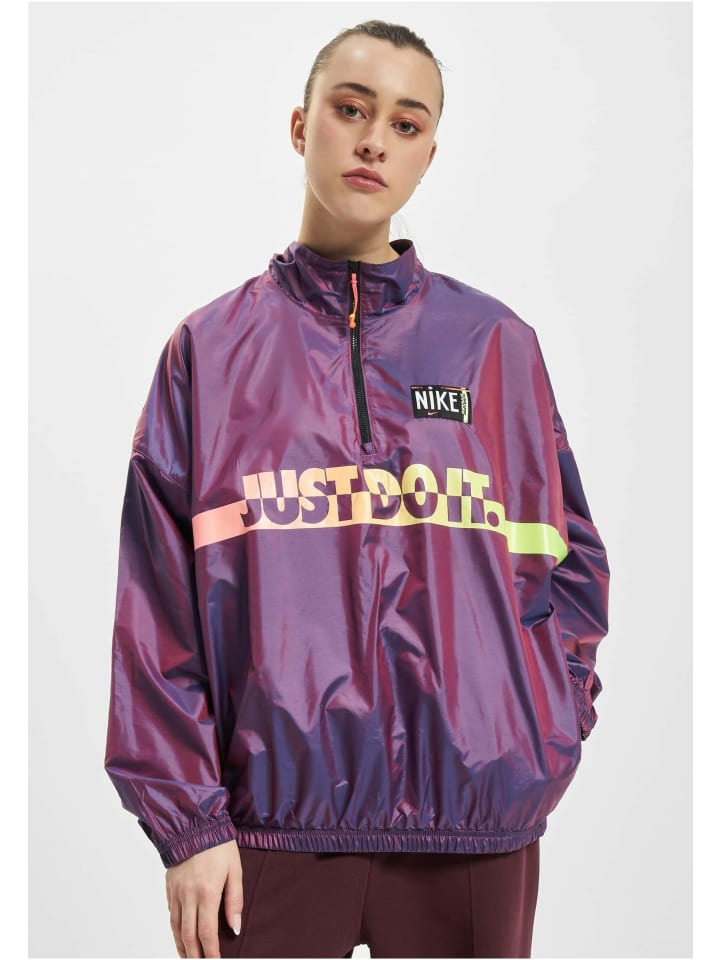 

Ветровка Nike