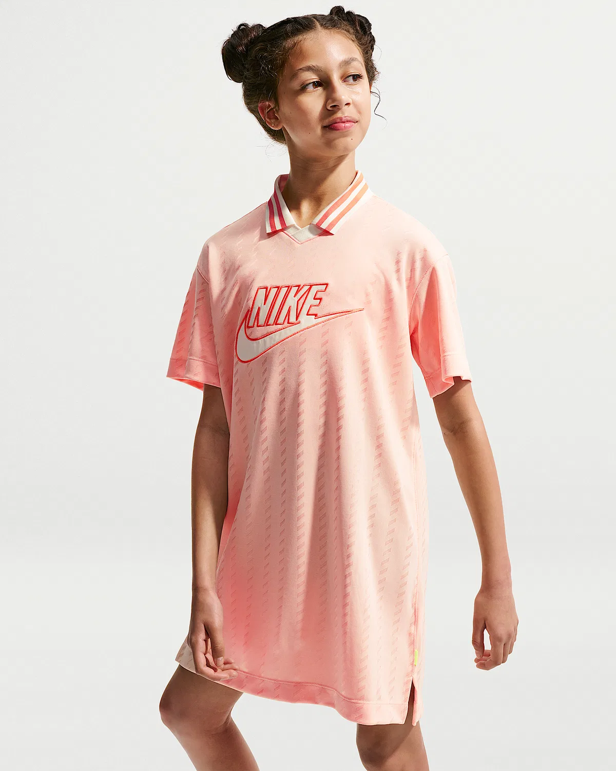 Детское (для девочек) платье-джерси с коротким рукавом Nike Sportswear, Arctic Orange/Soft Pearl/Turf Orange/Soft Pearl — фото 4