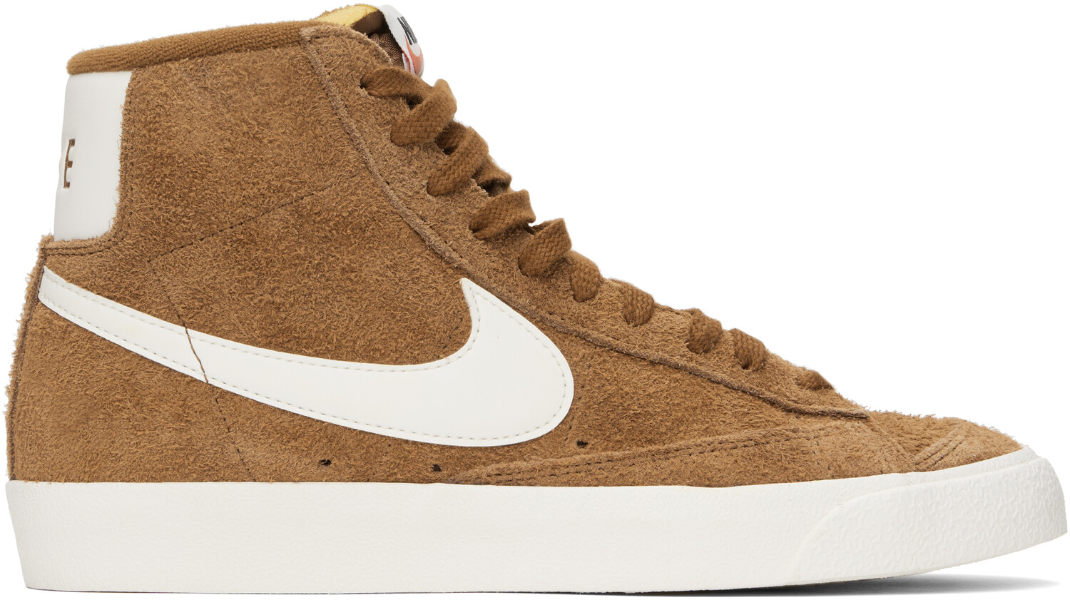 

Кроссовки премиум-класса Blazer Mid '77 в коричнево-белом цвете Nike