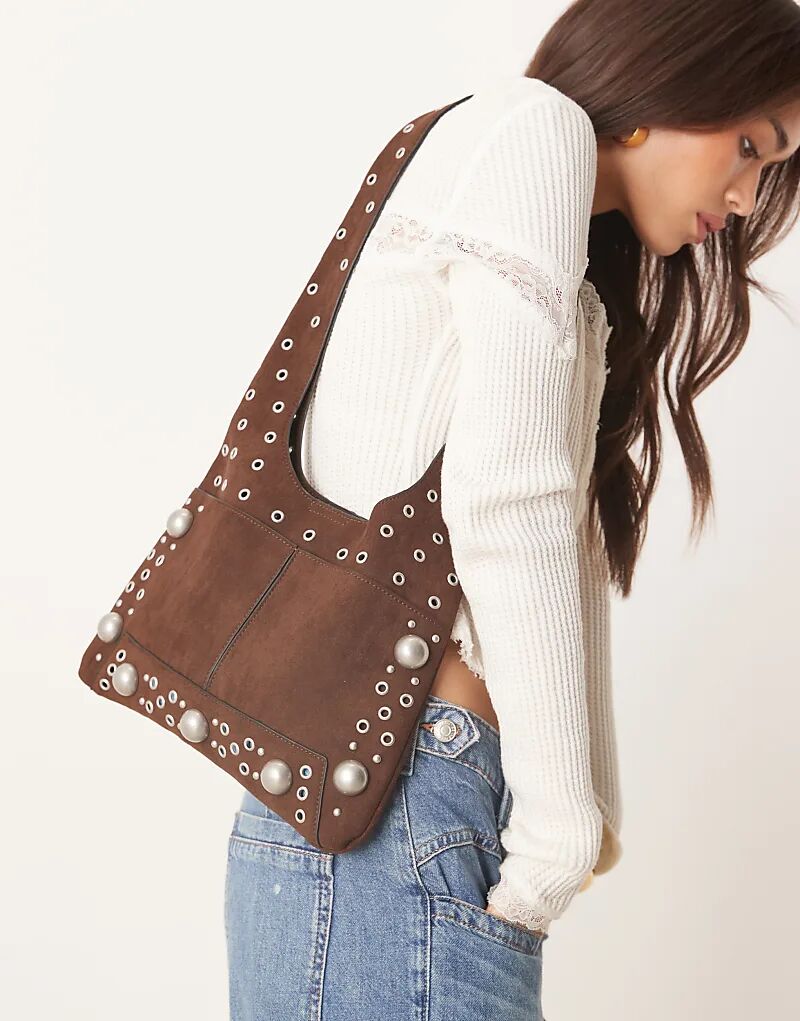 

Сумка-тоут ASOS DESIGN из искусственной замши с заклепками шоколадного цвета