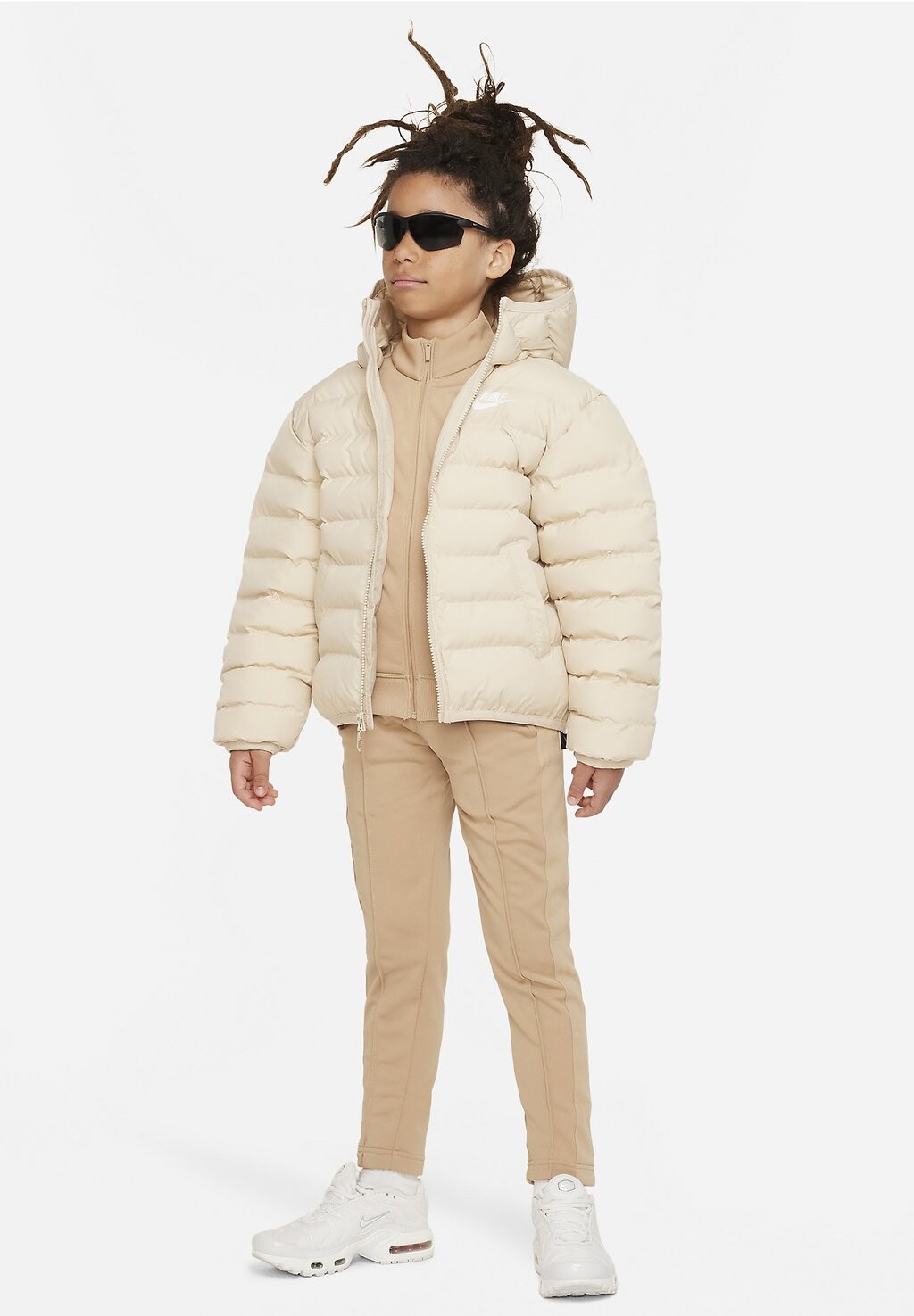 

Куртка зимняя Nike Sportswear, цвет sand drift sand drift white
