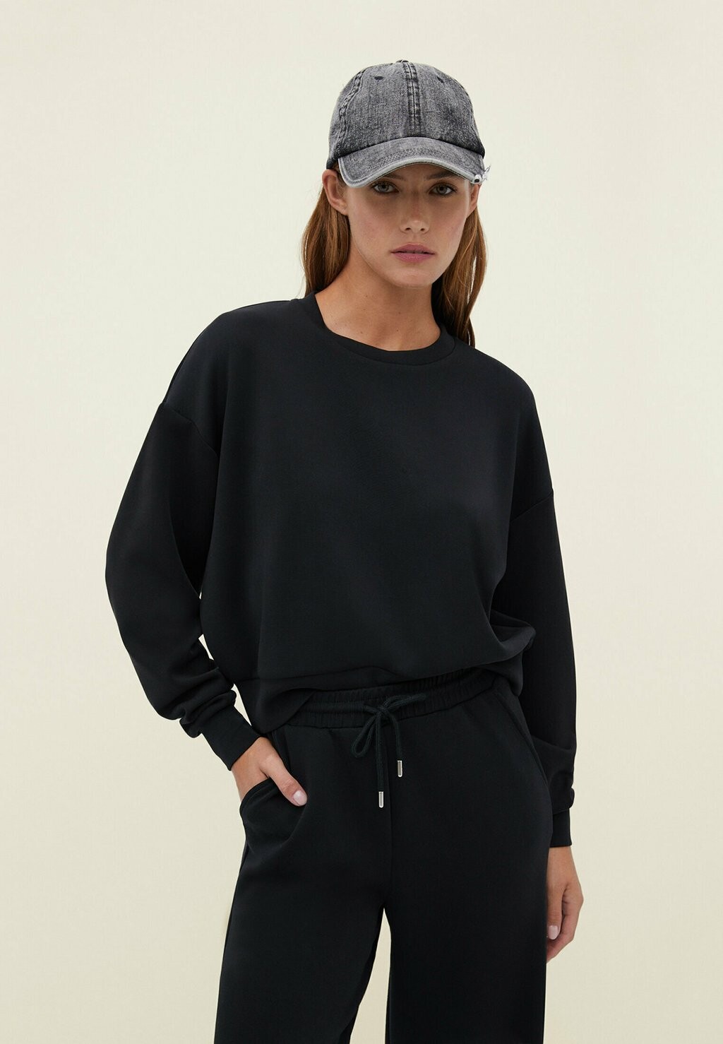 

Толстовка Soft Touch Stradivarius, черный