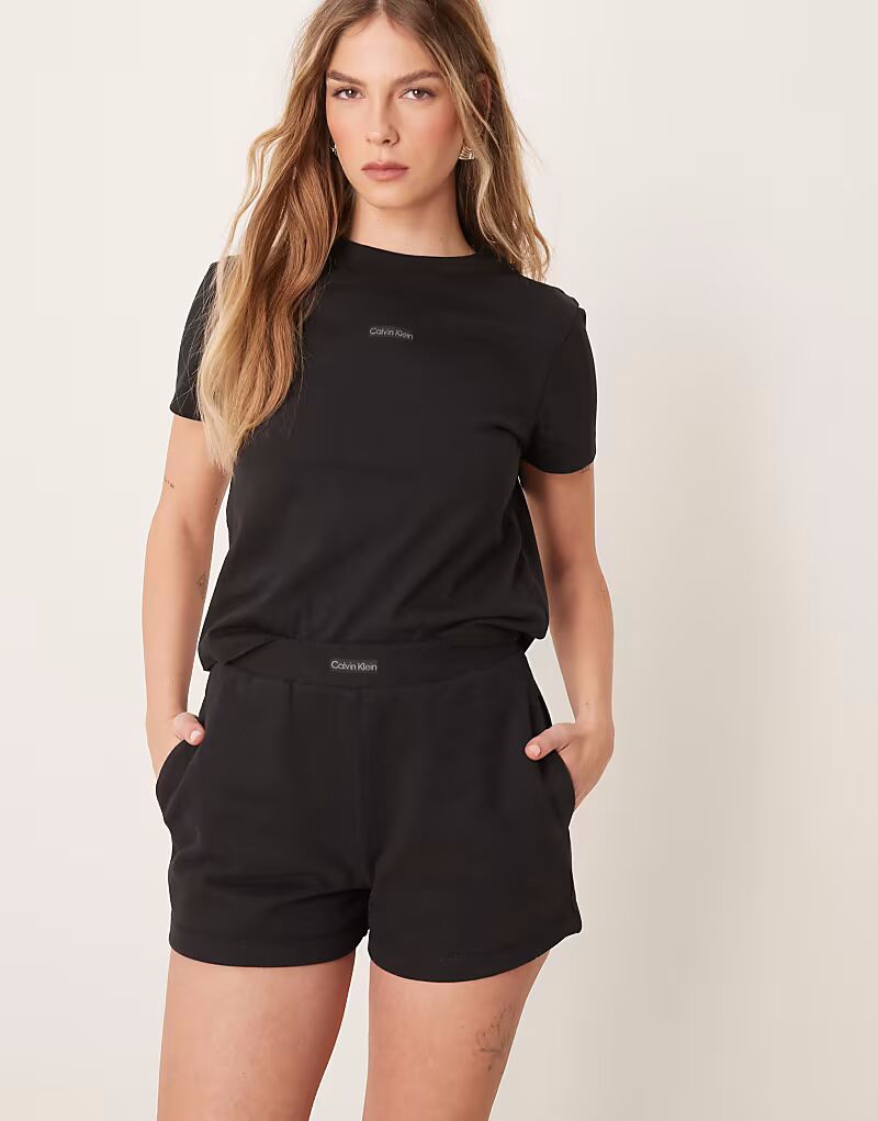 

Трикотажные шорты с мини-логотипом Calvin Klein Jeans черного цвета