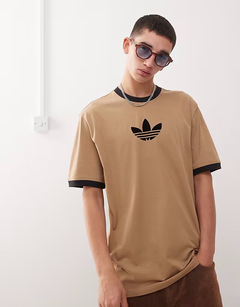 

Adidas Originals Adidas adicolor свободная футболка 2000s cali в картонном / черном цвете