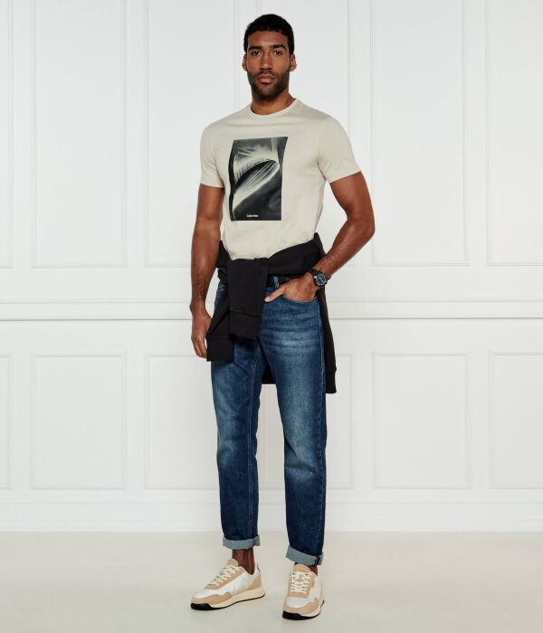 Футболка мужская Calvin Klein с принтом, бежевый — фото 2