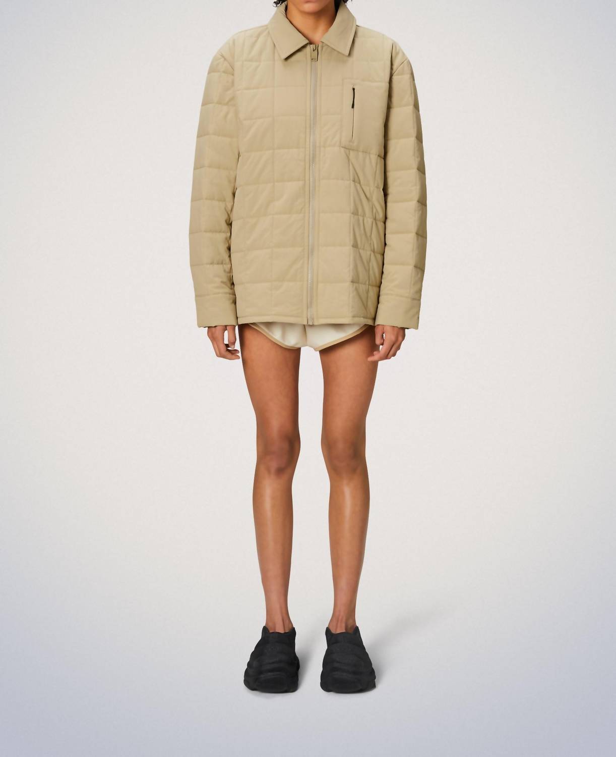 

Куртка-оверсайз Giron Liner Overshirt T1 в песочном цвете Rains, Sand