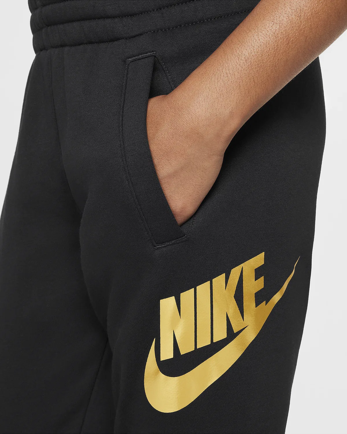 Джоггеры Nike Sportswear Club Fleece для старших детей, Black/Metallic Gold — фото 4