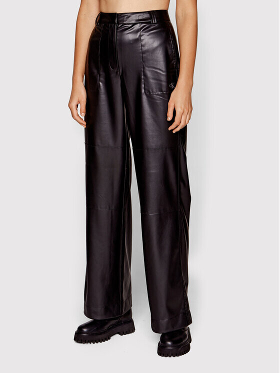 

Брюки regular fit из искусственной кожи Calvin Klein, черный