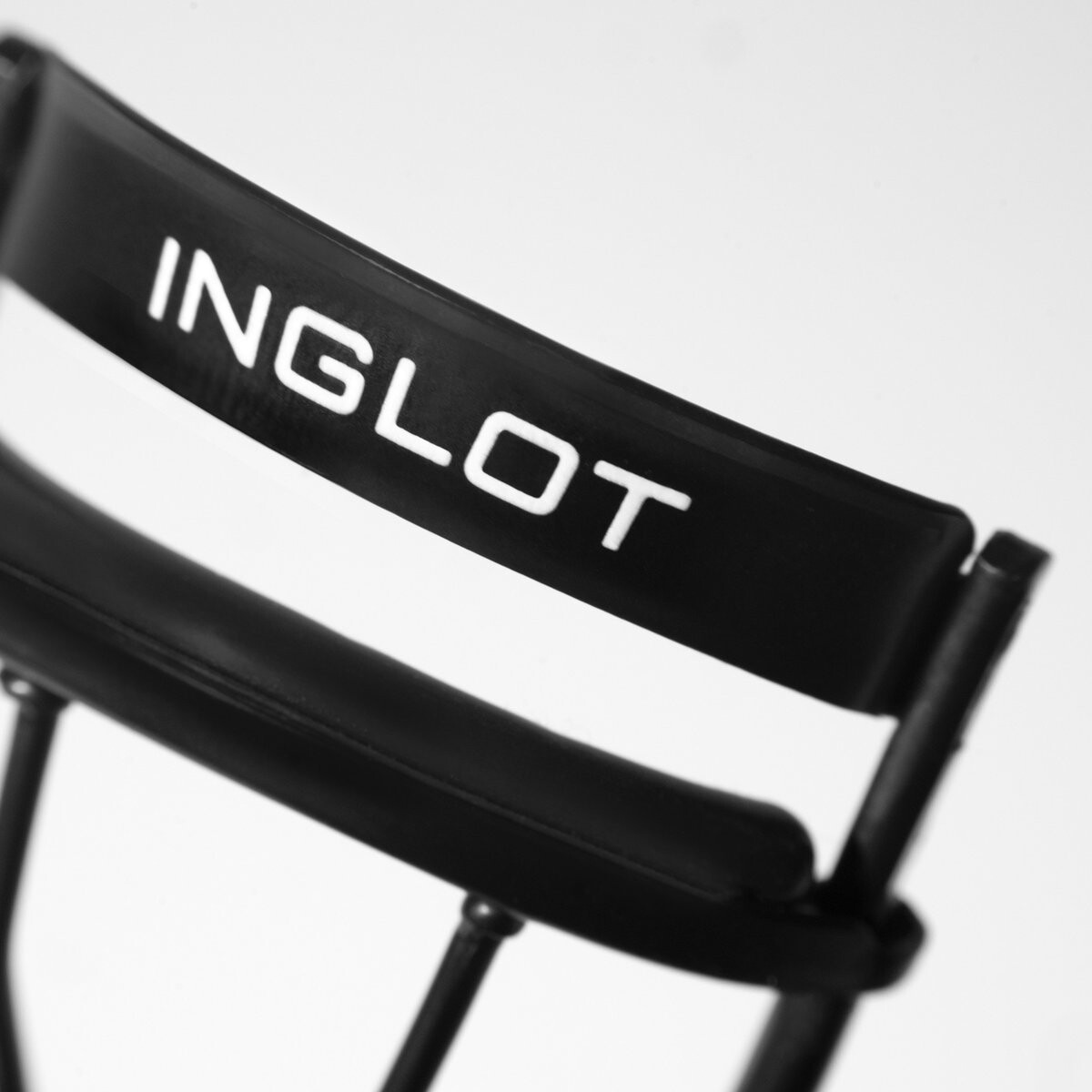 Металлические щипцы для завивки ресниц INGLOT — фото 3