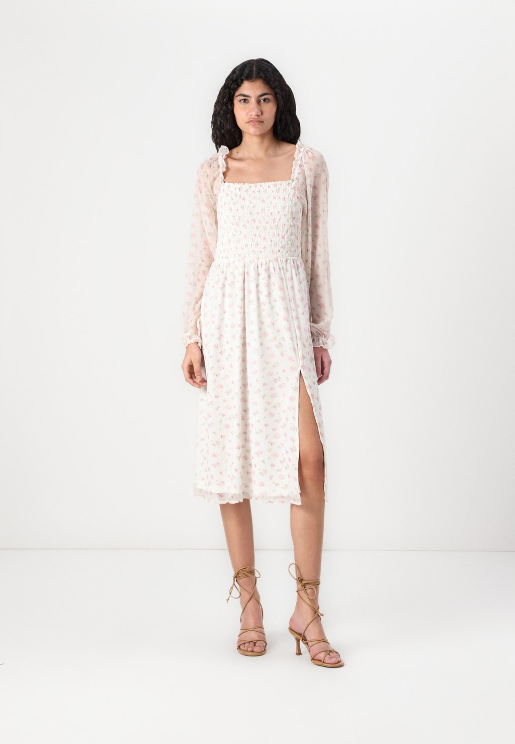 

Повседневное платье VMSMILLA CALF SMOCK DRESS Vero Moda, белый