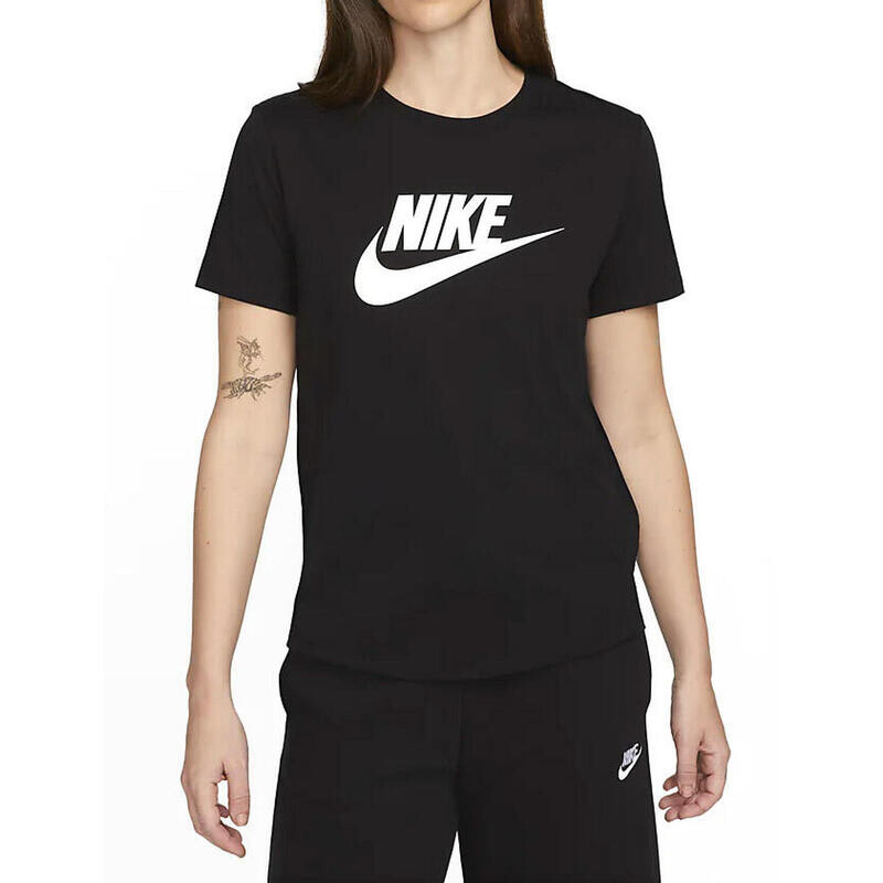 

Женская футболка Nike Sportswear Essential