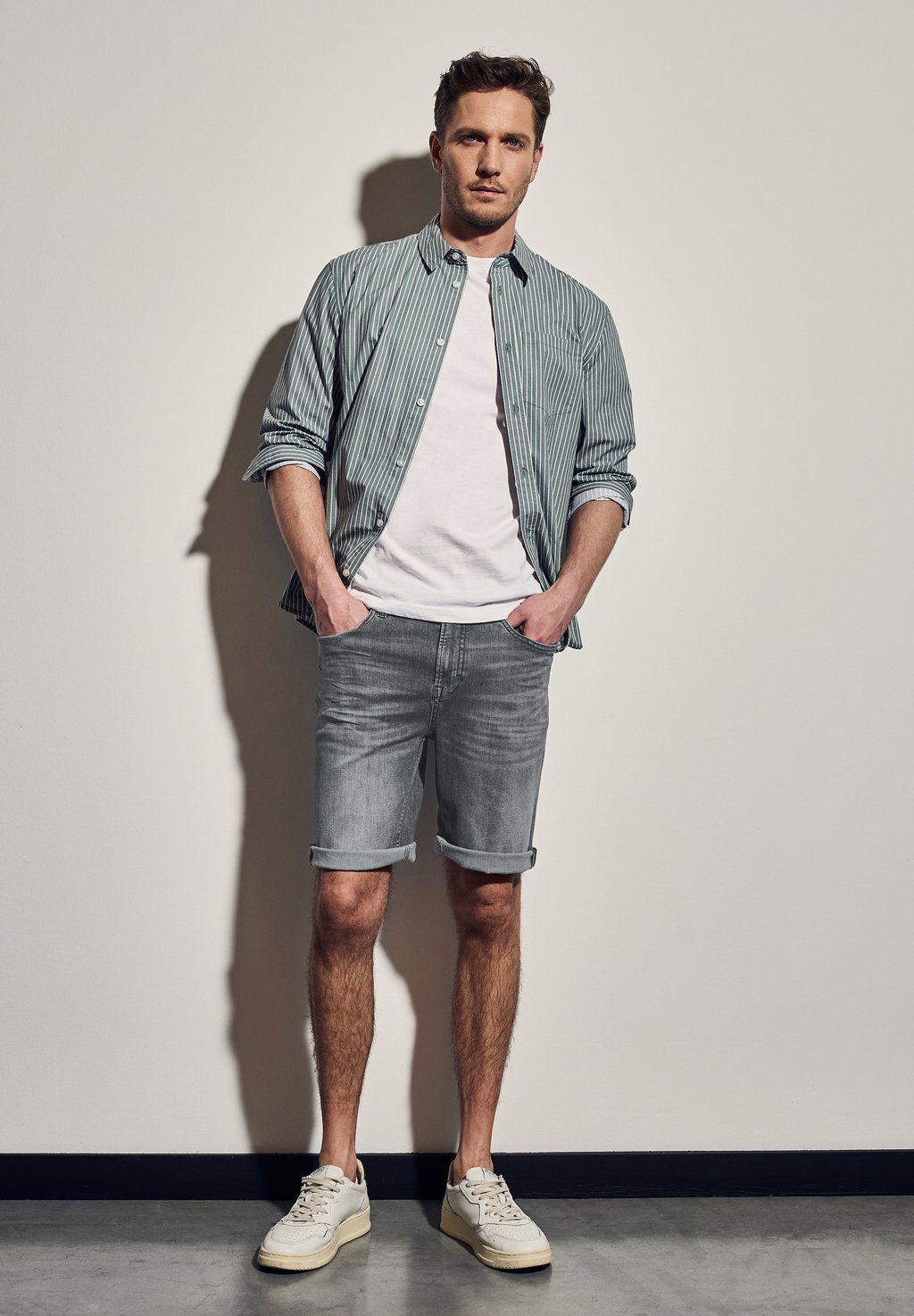 

Джинсовые шорты Street One MEN, цвет Grau