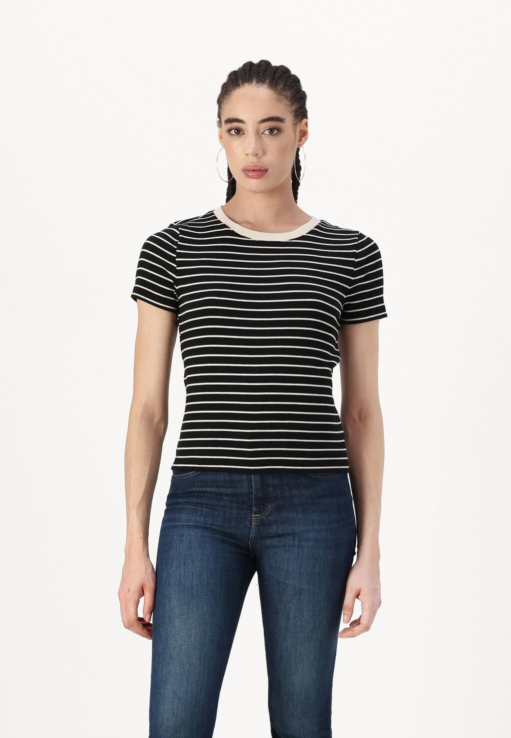 

Принт на футболке MOD CROP TEE GAP, черный