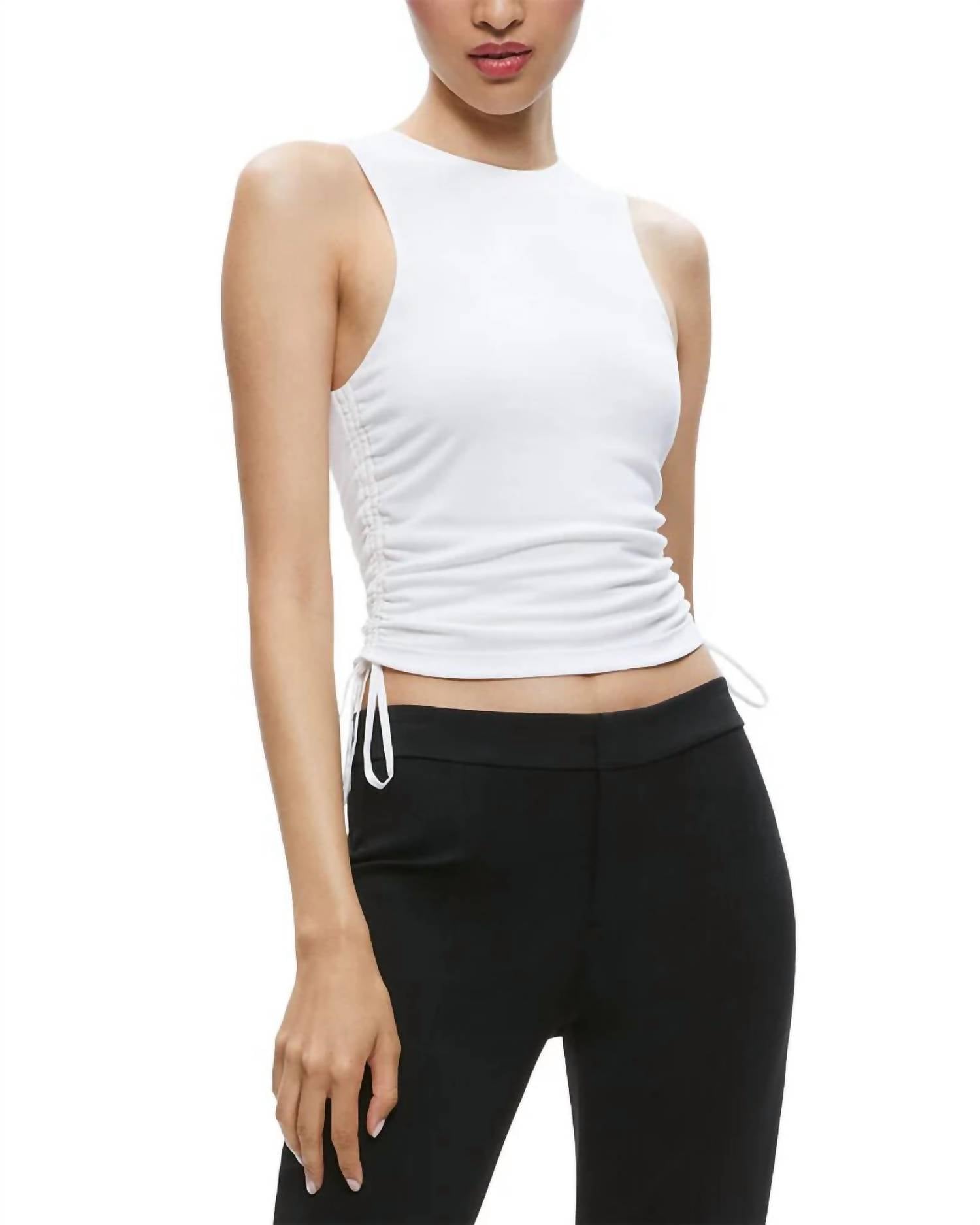 

Укороченный топ Chrissy Crewneck Ruched в цвете Off White alice + olivia