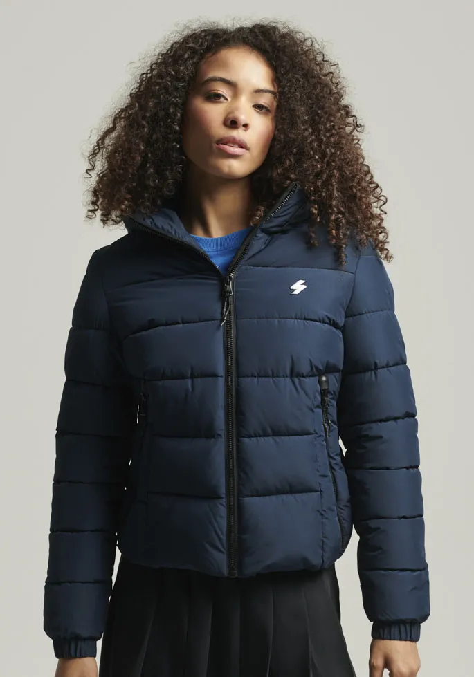 

Стеганая куртка Superdry "HOODED SPIRIT SPORTS PUFFER", с капюшоном, из водоотталкивающего материала, синий