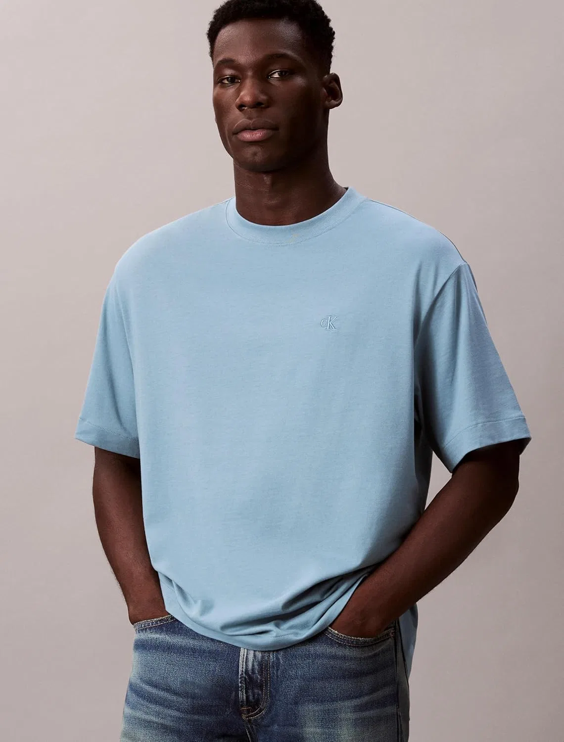 Мужская футболка Calvin Klein с круглым вырезом и свободным кроем, с архивным логотипом — фото 4