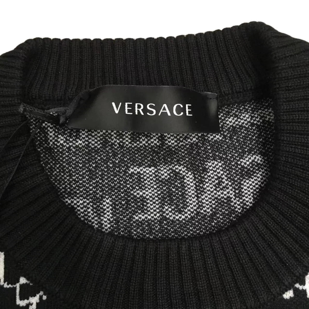 Свитер мужской Black с круглым вырезом VERSACE — фото 4