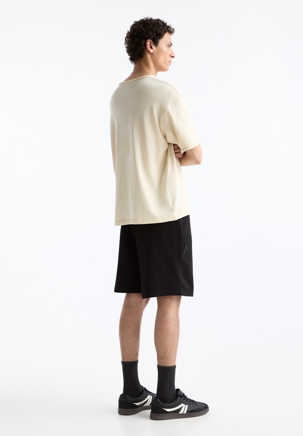 

Спортивные брюки INTERLOCK JOGGER BERMUDA PULL&BEAR, черный