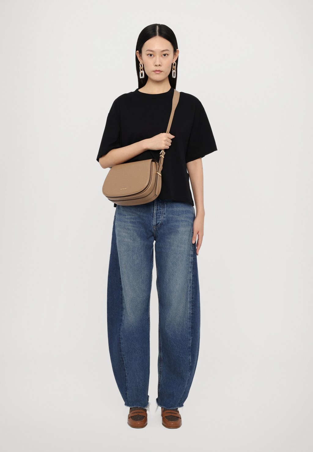 

Сумка через плечо LYDIA FLAP MESSENGER MICHAEL Michael Kors, коричневый