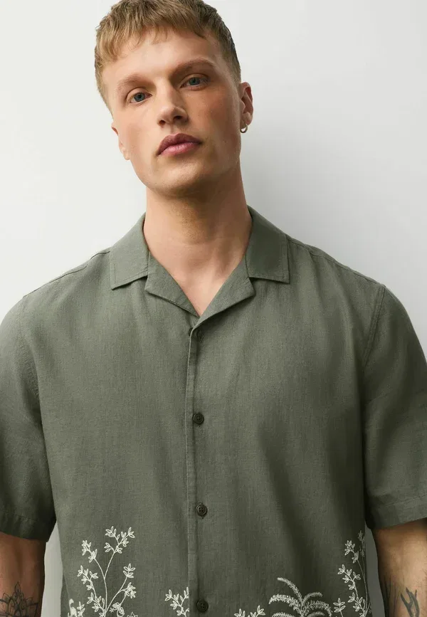 Рубашка Next Regular fit textured embroidered short sleeve shirt, зеленая — фото 4