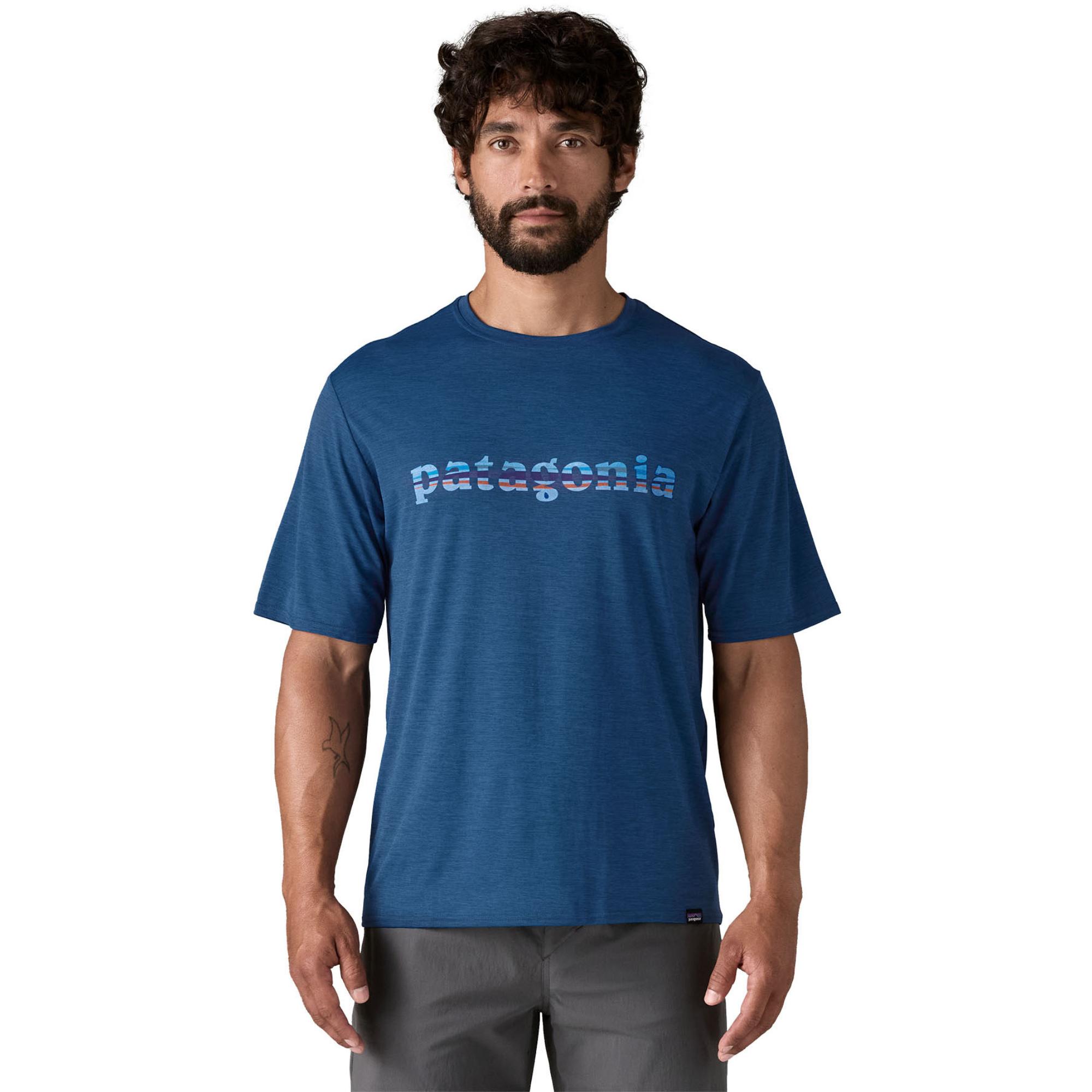 

Мужская футболка Capilene Cool Daily с графическим принтом Patagonia, 73 Text Logo/Clement Blue X-Dye, Синий, Мужская футболка Capilene Cool Daily с графическим принтом Patagonia, 73 Text Logo/Clement Blue X-Dye