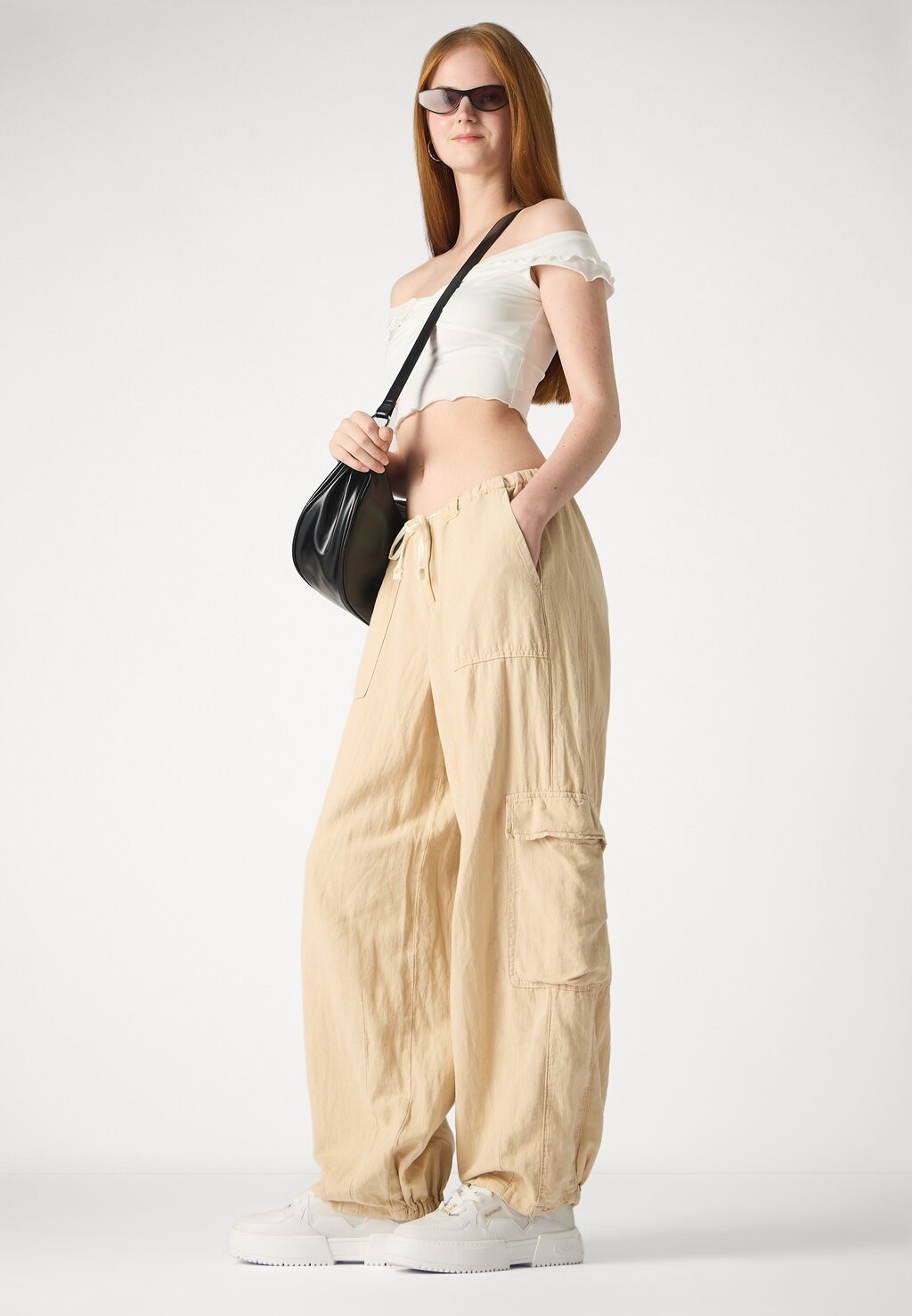 

Брюки BAGGY COCOON CARGO BDG Urban Outfitters, кремовый