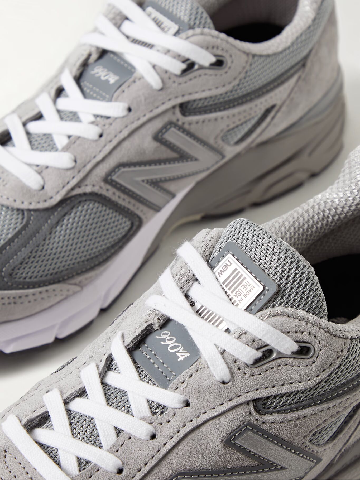 

990v4 Кроссовки из замши и сетки NEW BALANCE, серый