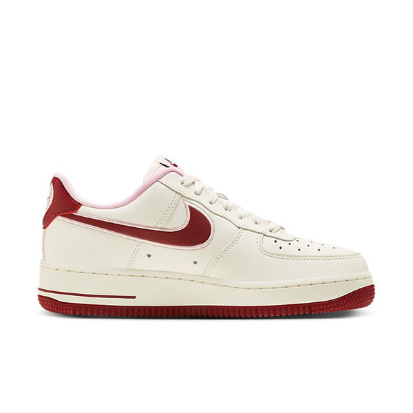 Кроссовки (WMNS) Nike Air Force 1 Low 'Valentine's Day 2023', красный — фото 3