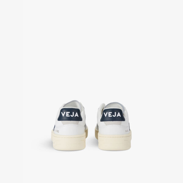 Мужские низкие кожаные кроссовки v90 с вышитым логотипом Veja, белый — фото 4