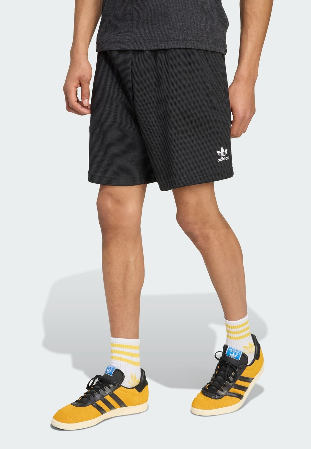 

Шорты Tracksuit bottoms Adidas Originals, черный