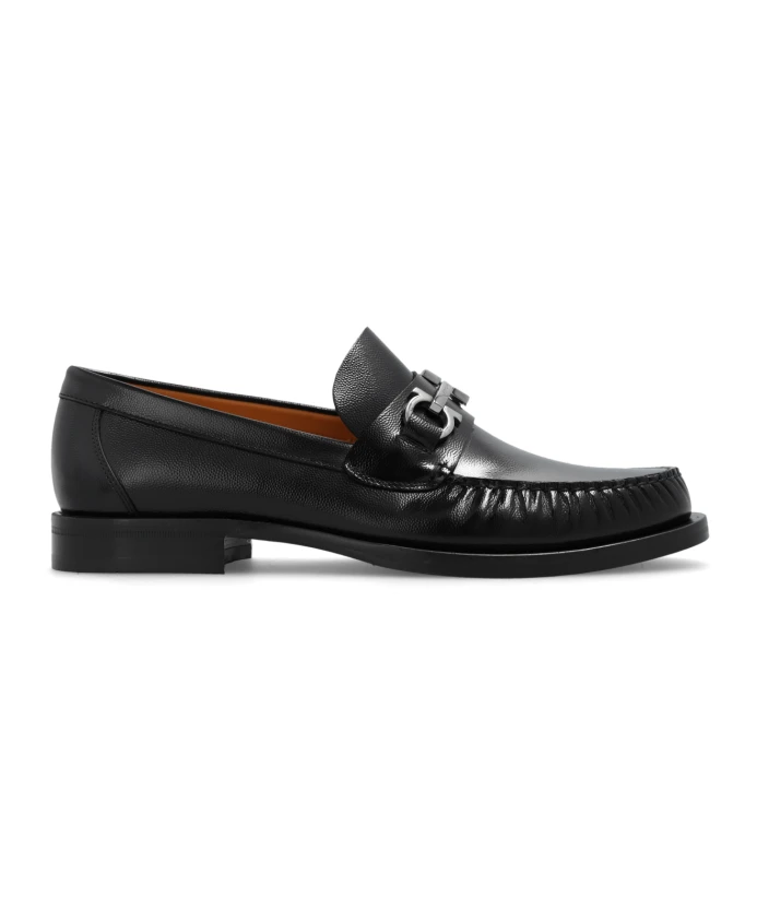 

Вдали от лоферов Salvatore Ferragamo, черный