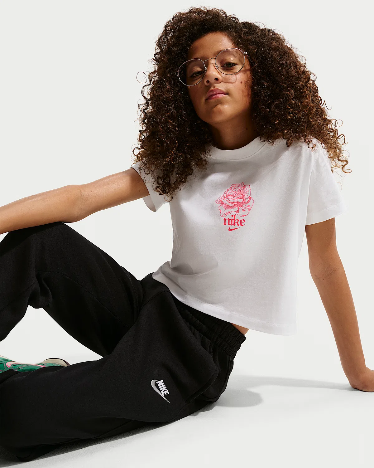 Детская (для девочек) укороченная футболка Nike Sportswear, White — фото 3