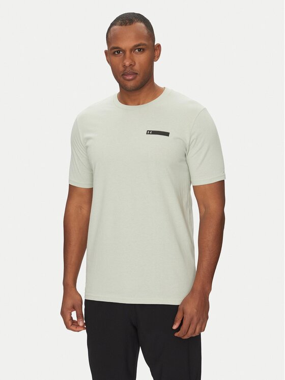 

Футболка свободного кроя Strip Logo 1390203 Under Armour, экрю