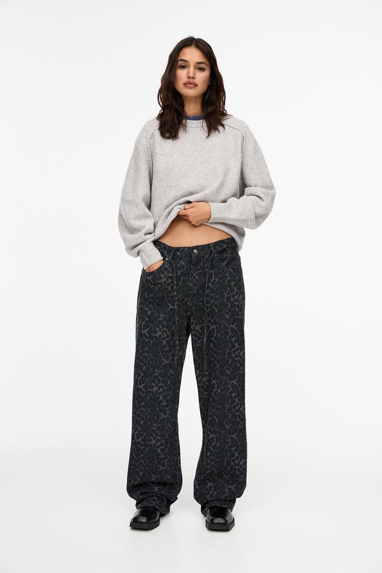 

Мешковатые джинсы с леопардовым принтом Pull And Bear, серый
