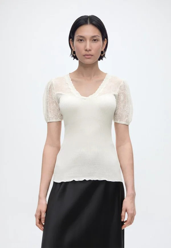 

Футболка beatha с v-образным вырезом и принтом Rosemunde, Ivory, Розовый, Футболка beatha с v-образным вырезом и принтом Rosemunde, Ivory