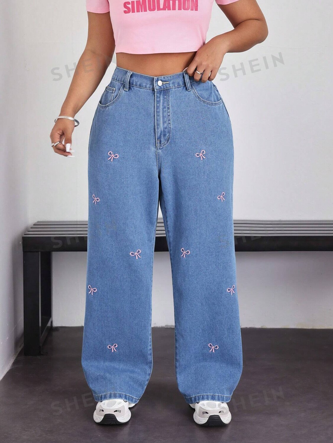 

Джинсы EZwear имеют эластичную талию, вышивку-бабочку, комфорт и удобство, брюки прямые, большого размера Shein, синий