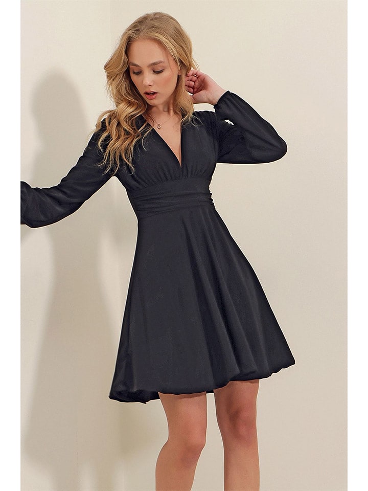 

Короткое платье Trend Alacati, черный