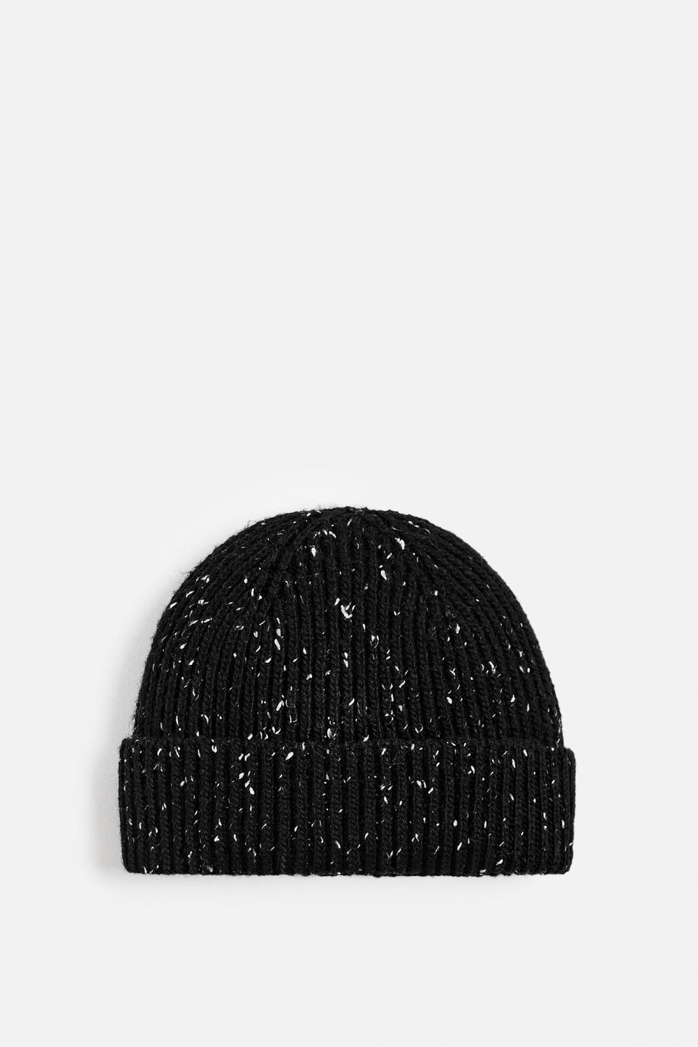 

Короткая структурированная шапка ZARA, черный