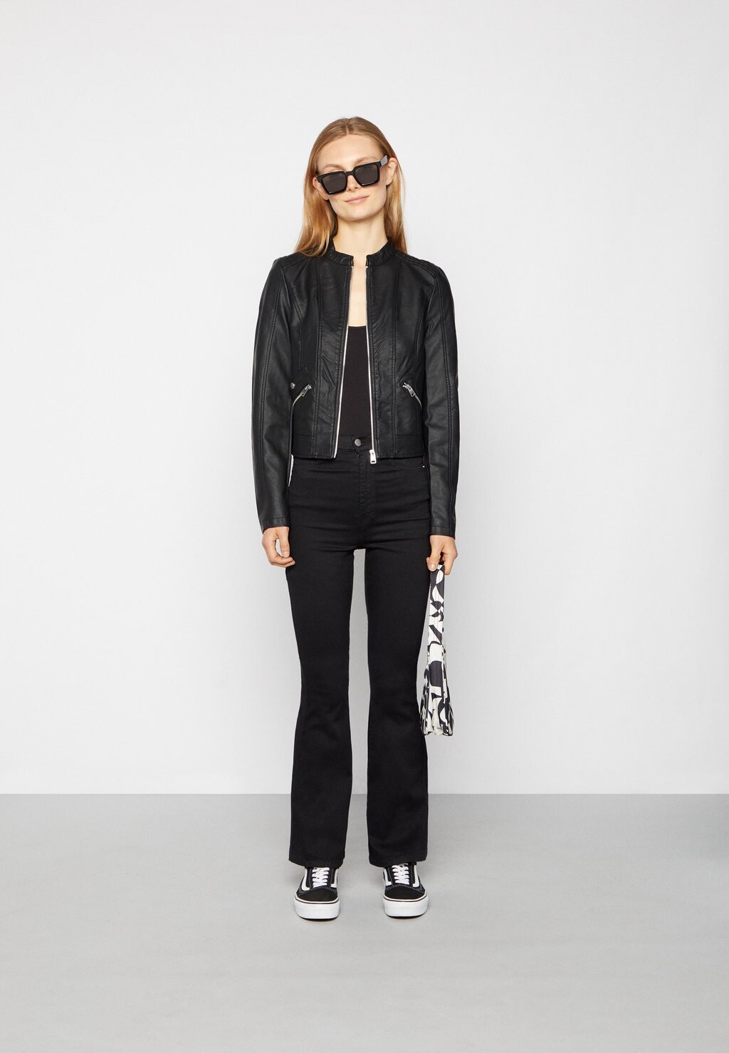 

Топ Vero Moda, черно-белый
