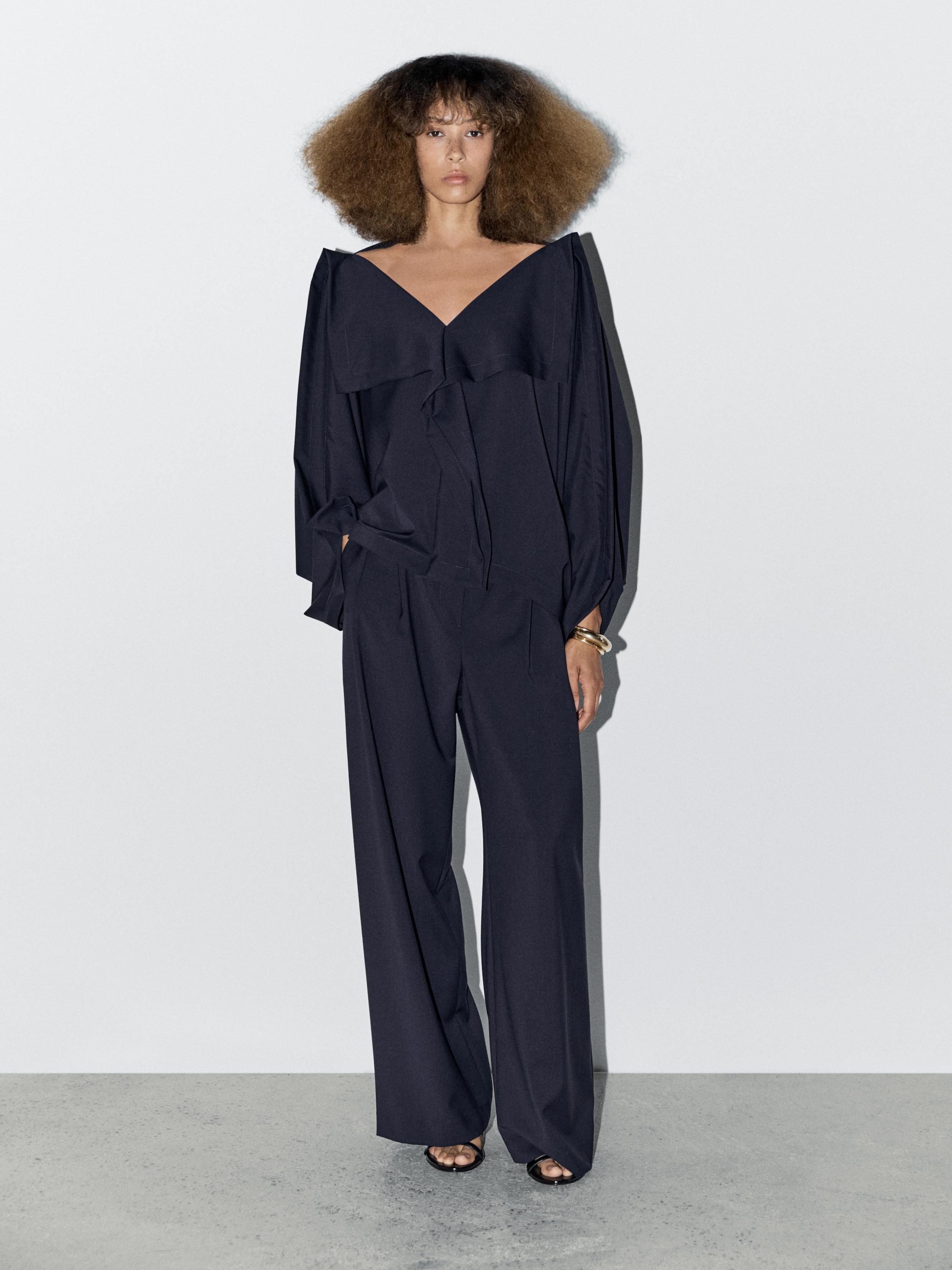 

Объемная блузка с V-образным вырезом - студия Massimo Dutti, темно-синий